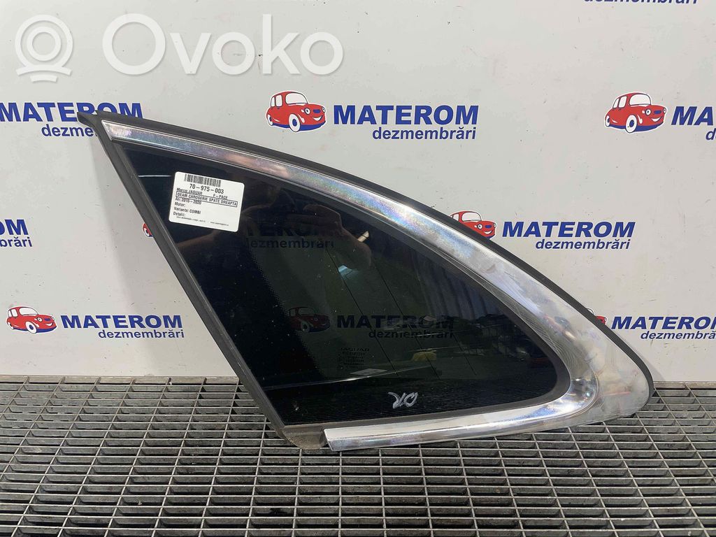 Jaguar F-Pace Rear side window 