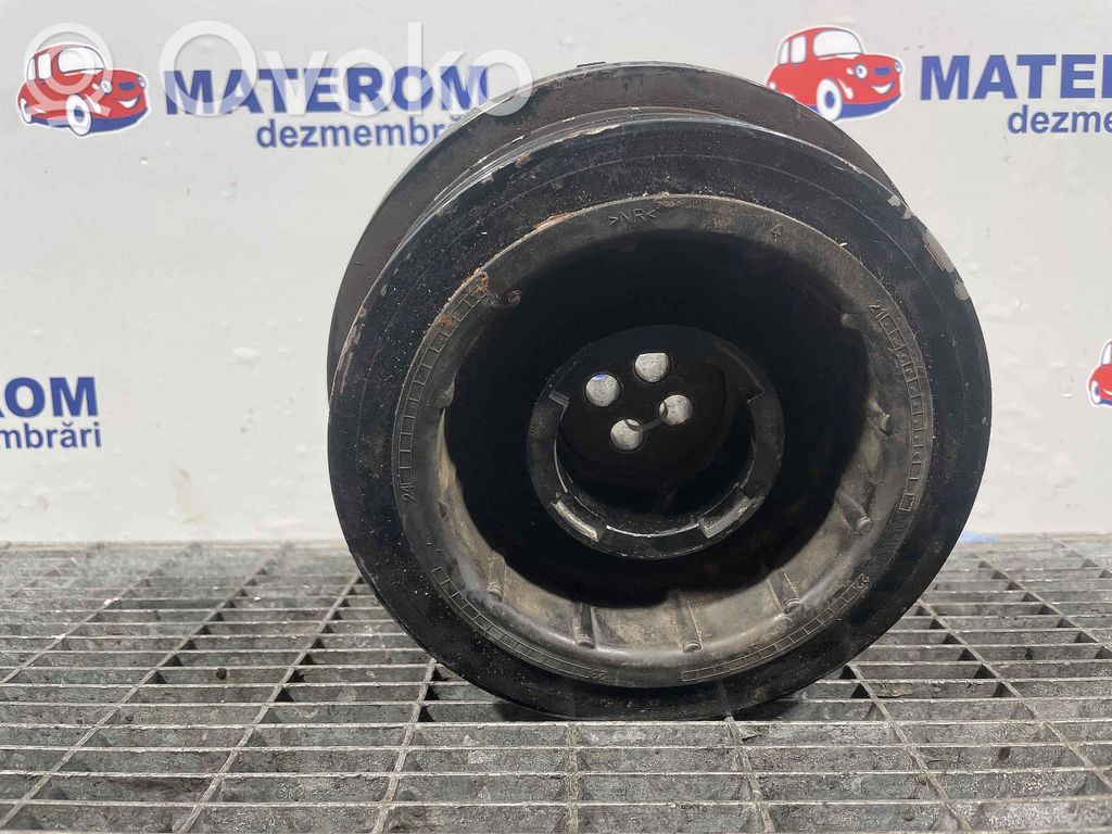 Kampiakselin vauhtipyörä   7793593