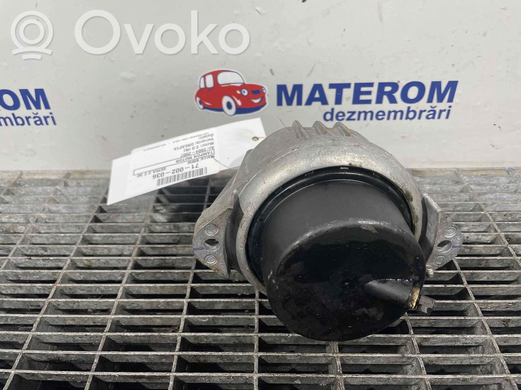 Engine mount bracket   22116773742