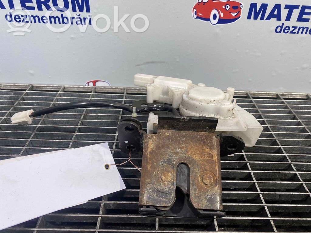 Mazda 3 I Aizmugurējā pārsega slēdzene 