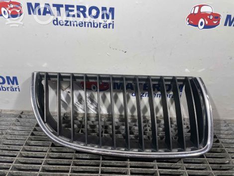 BMW 3 E90 E91 Верхняя решётка