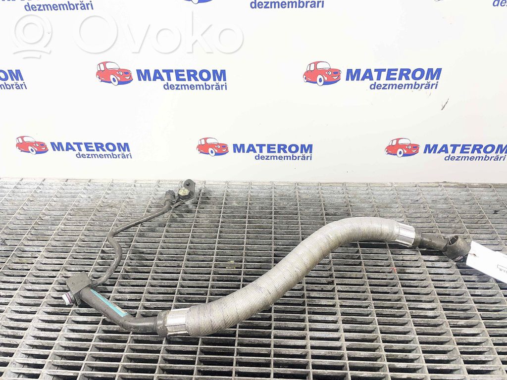 BMW 3 E46 Ilmastointilaitteen putki (A/C) 