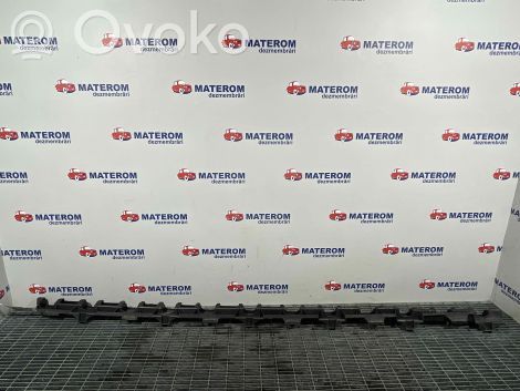 Volkswagen PASSAT B8 Listón sujeción faldón 