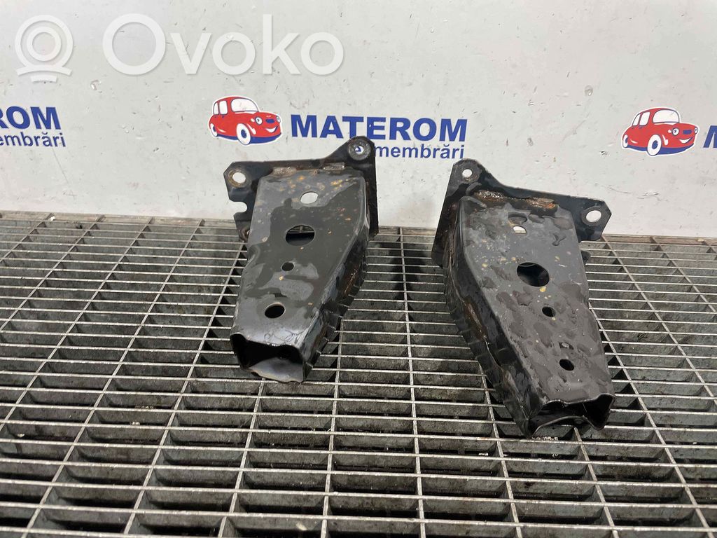 Mazda 3 II Travesaño de apoyo del amortiguador delantero 