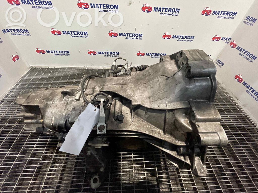 Volkswagen PASSAT B5 Scatola del cambio manuale a 5 velocità 