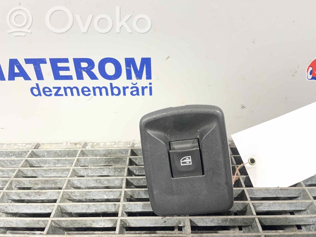 Interruptor del elevalunas eléctrico   254217475R