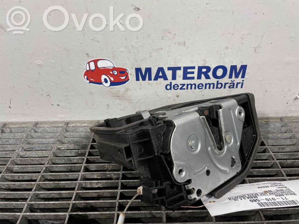 BMW 5 F10 F11 Zamek drzwi tylnych 