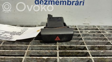 Mazda CX-3 Botón interruptor de luz de peligro 