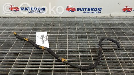 Volkswagen Jetta VI Fuel return line/hose 