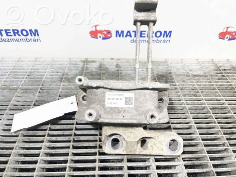 Skoda Octavia Mk3 (5E) Engine mount bracket