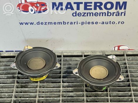 Land Rover Discovery Sport Garsiakalbis panelėje 