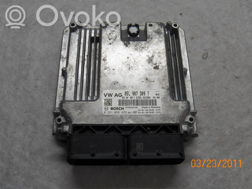Volkswagen PASSAT B8 Engine control unit/module 