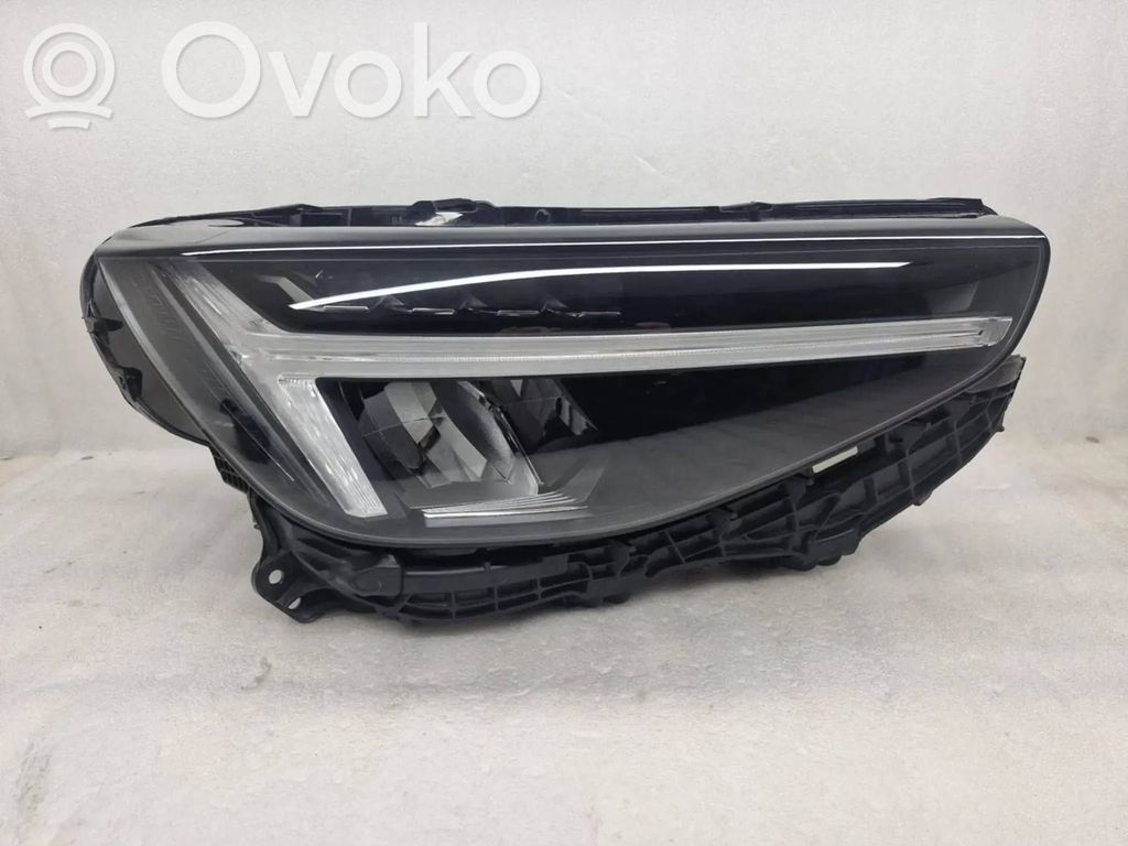 Volvo XC40 Headlight/headlamp 