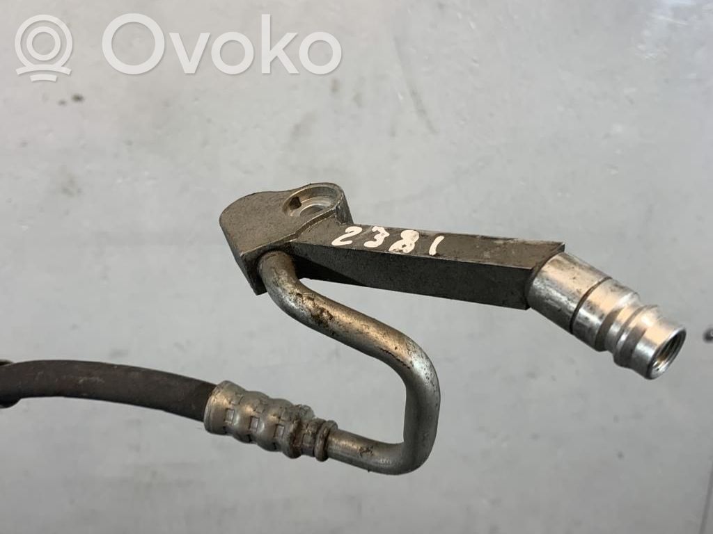 BMW 1 E81 E87 Ilmastointilaitteen putki (A/C) 