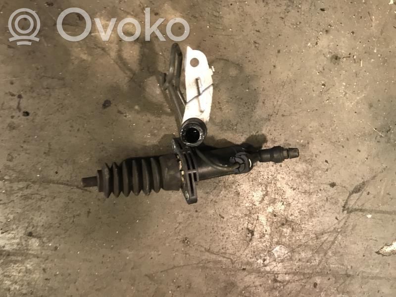 Master brake cylinder