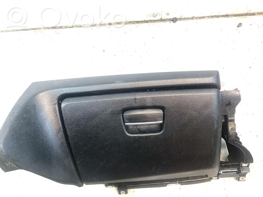 BMW 1 E81 E87 Glove box set 