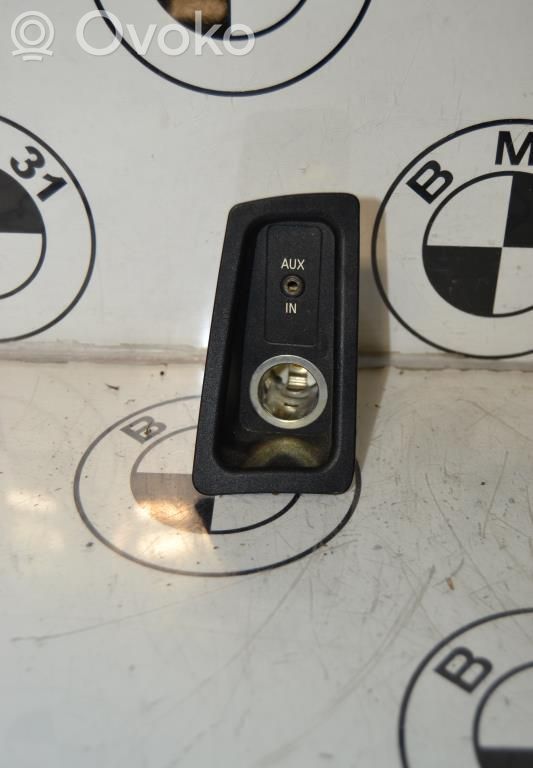 Mechero del coche   51169110457