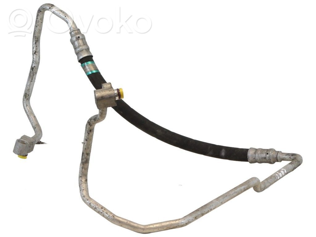 BMW 1 E81 E87 Ilmastointilaitteen putki (A/C) 