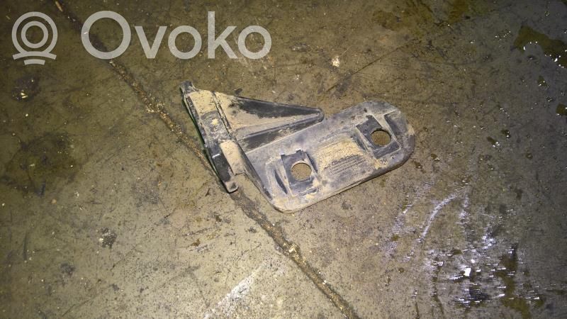 Soporte del parachoques delantero   8122577