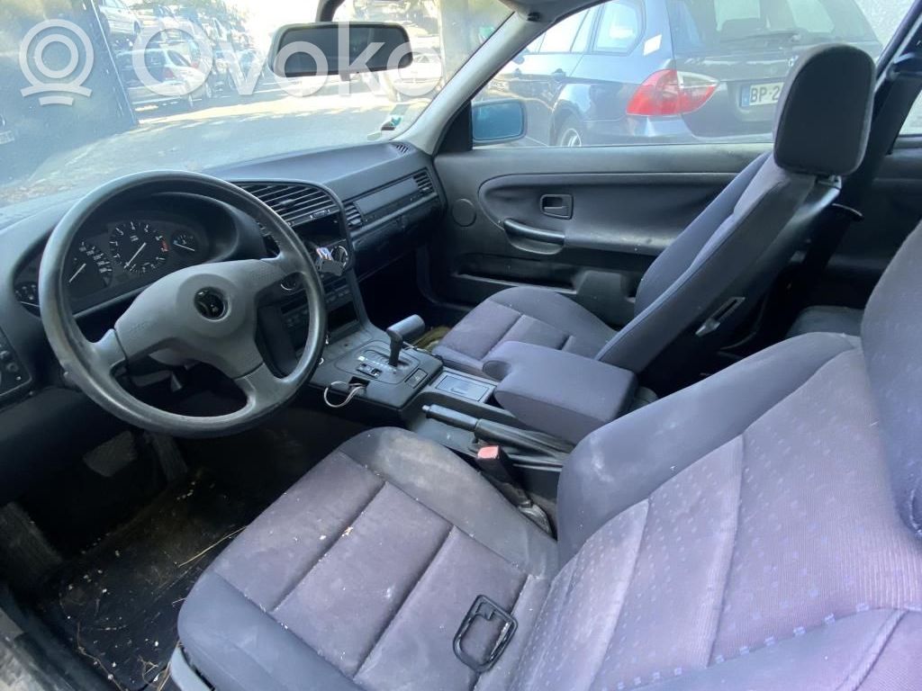 BMW 3 E36 Manecilla interna puerta delantera 