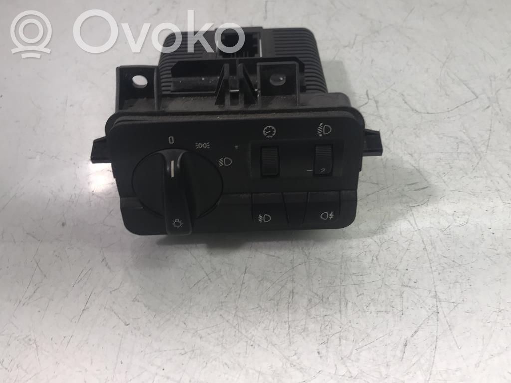 Light switch   61319133015