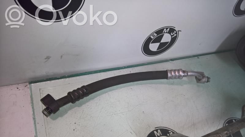Ilmastointilaitteen putki (A/C)   8362054