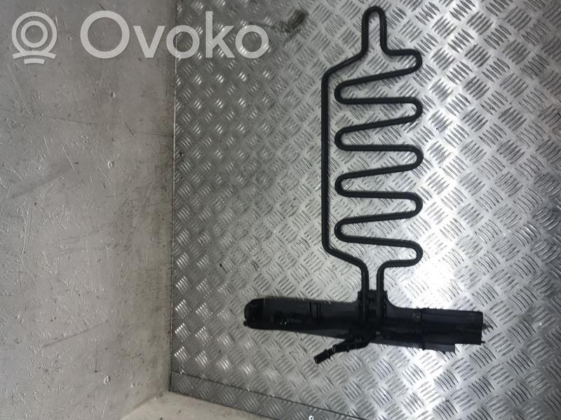 BMW 3 E90 E91 Vairo stiprintuvo radiatorius 