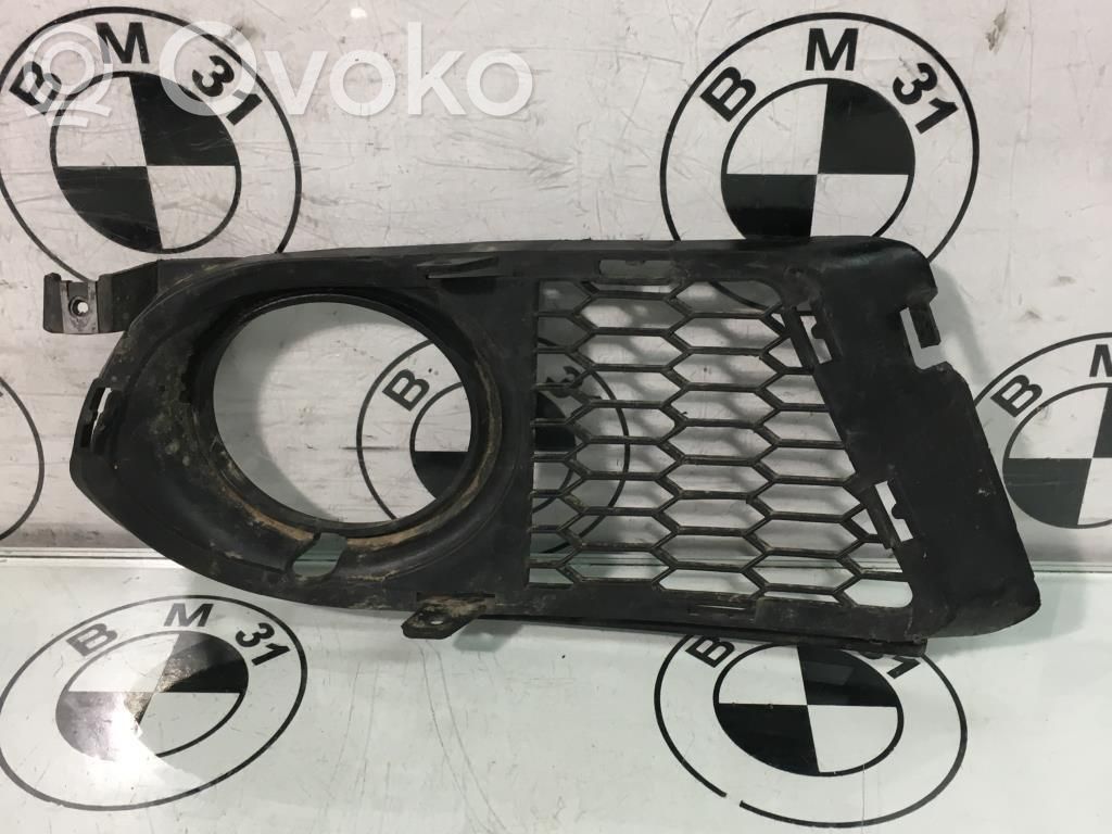 BMW 3 E92 E93 Etupuskurin alempi jäähdytinsäleikkö 