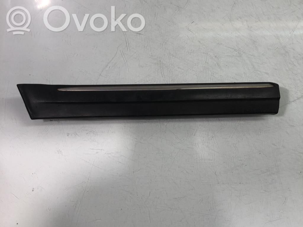 BMW 7 E32 Moldingas ant galinio sparno 