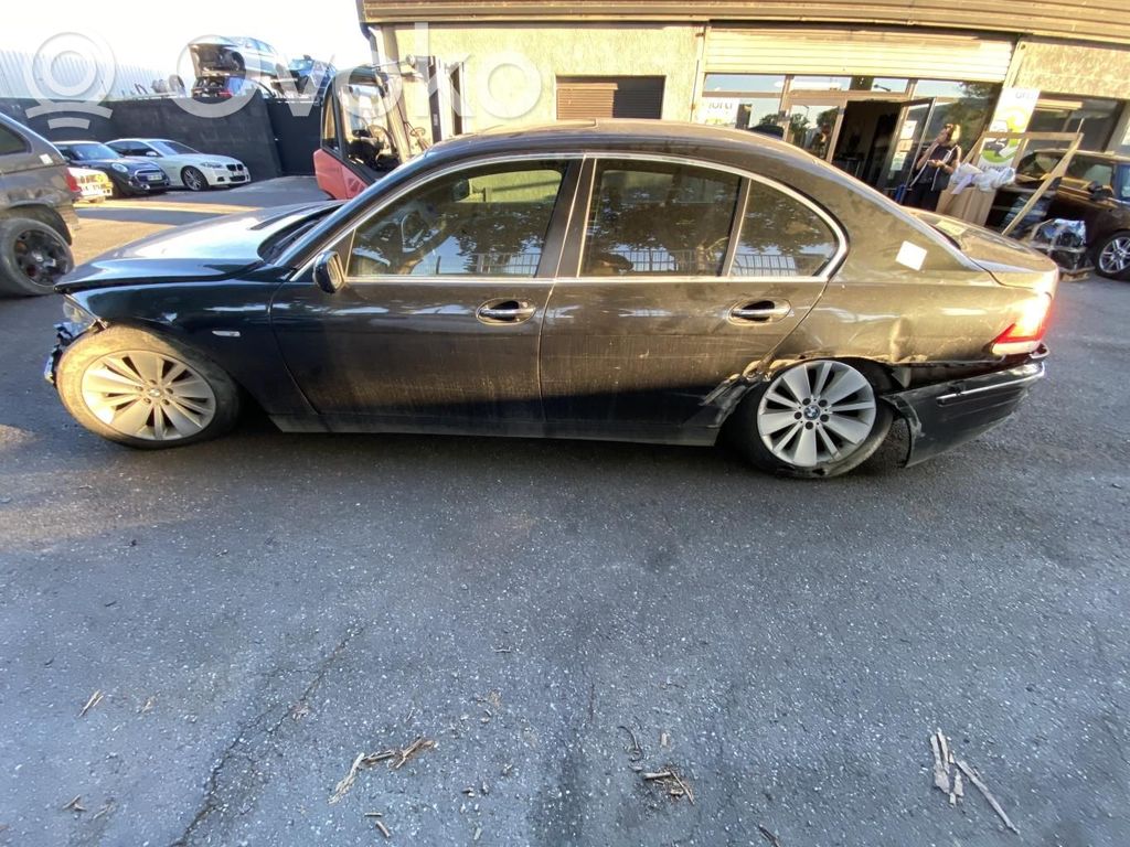BMW 7 E65 E66 Galinis pusašis 