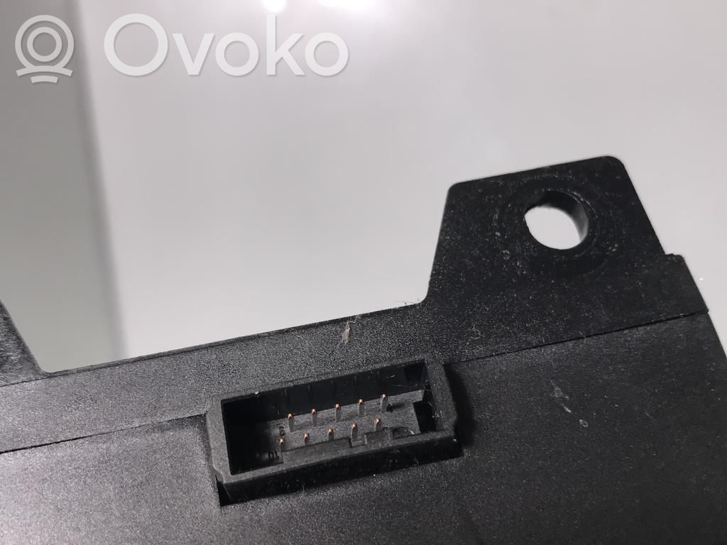 Unidad de control/módulo del motor   61313448669