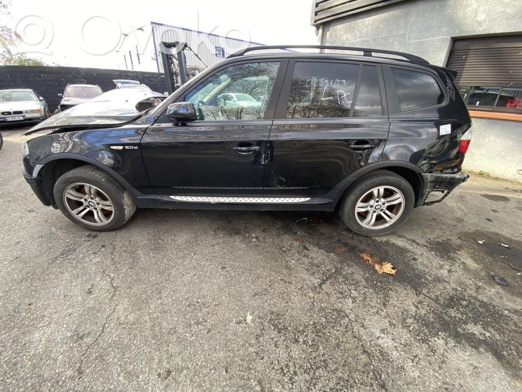 BMW X3 E83 Takaoven ulkokahvan kehys 