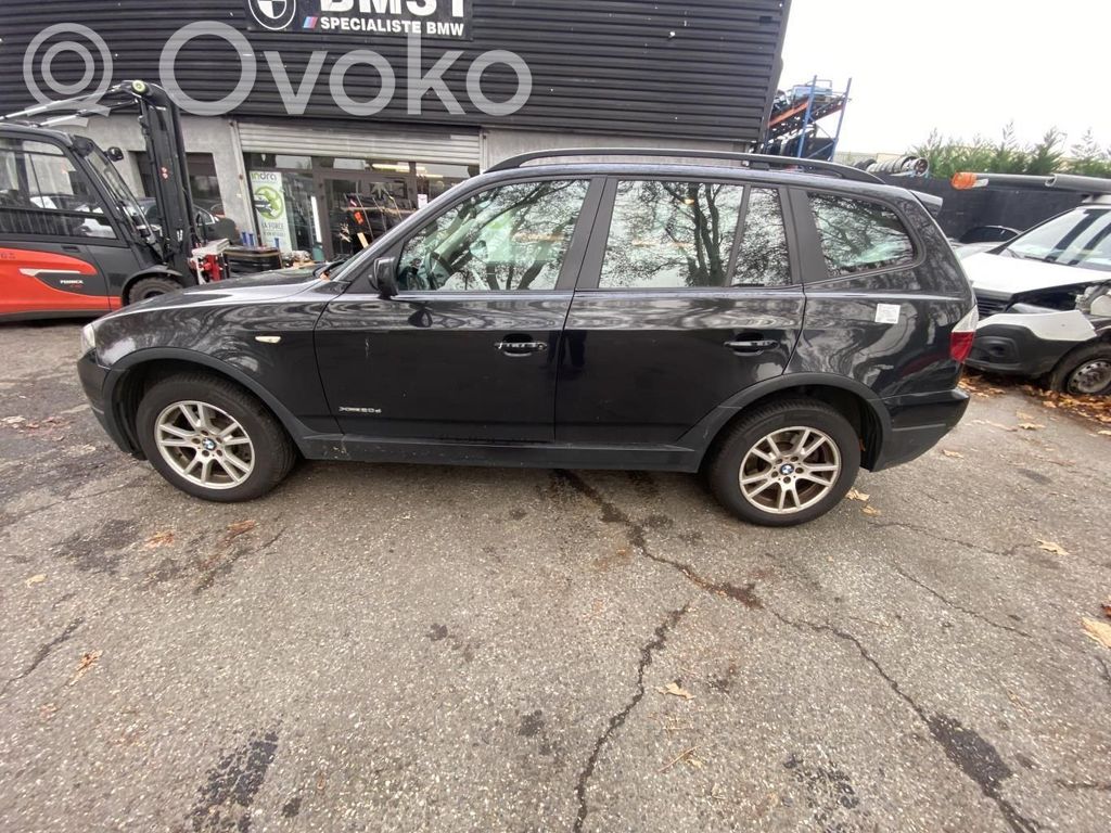 BMW X3 E83 Takaoven ulkokahvan kehys 