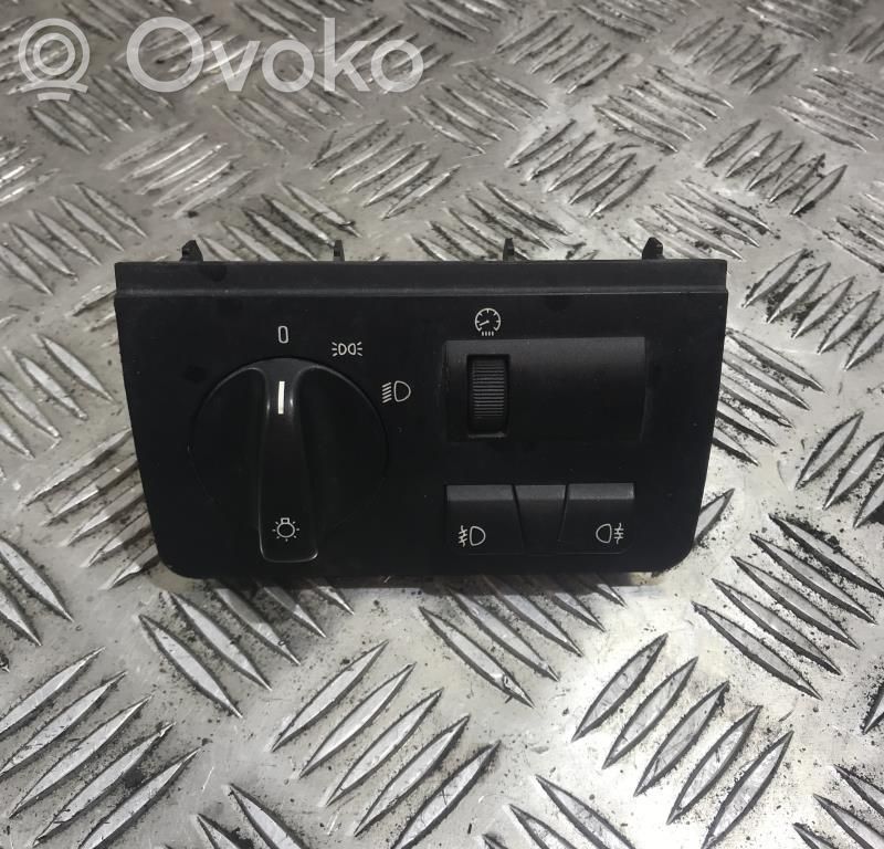 Lichtschalter   61318380255