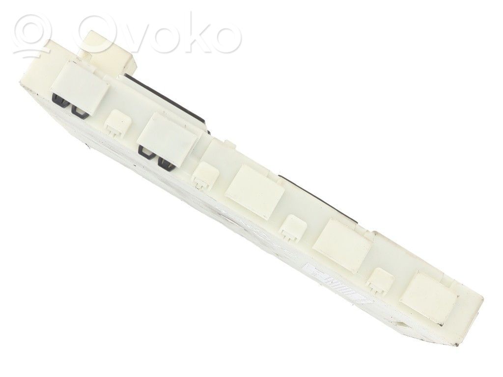 BMW 1 F20 F21 Fuse module 
