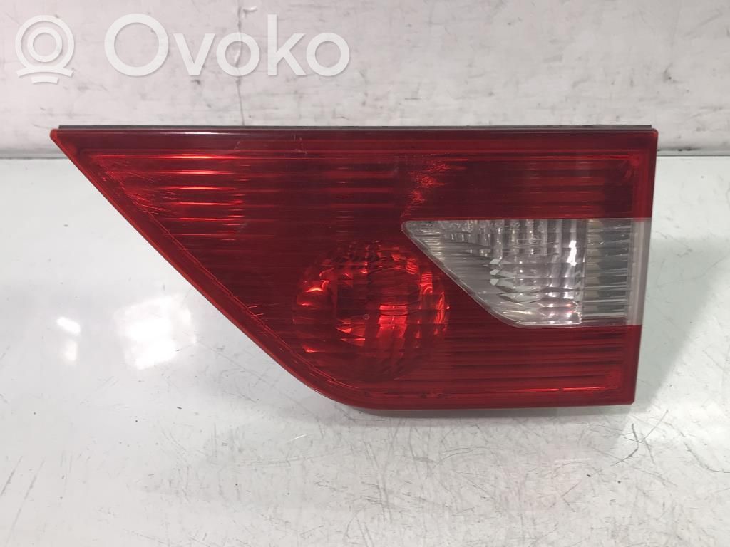 BMW X3 E83 Takaluukun takavalot 