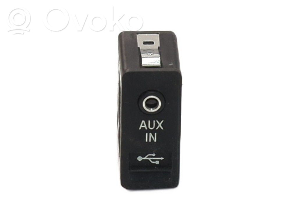 USB-pistokeliitin   84109237653