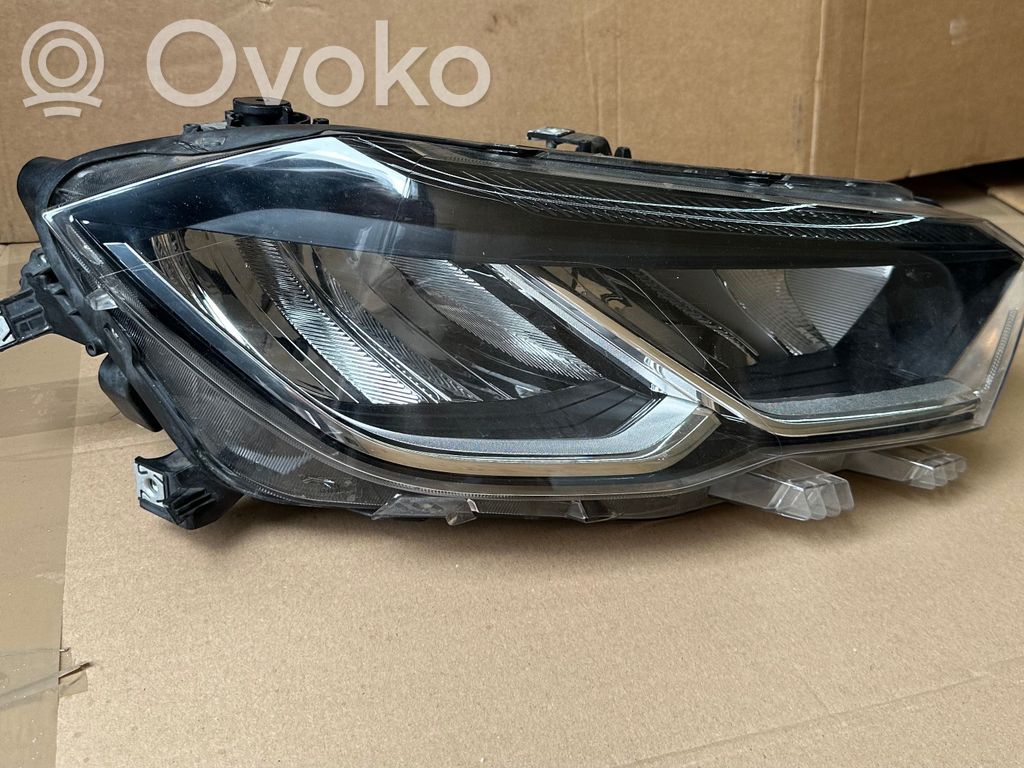 Volkswagen Polo VI Lampa przednia 
