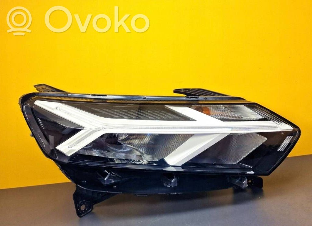 Dacia Sandero III Lampa przednia 