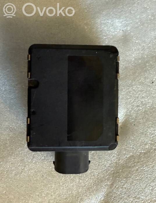 Volkswagen PASSAT B8 Sensor de radar Distronic 