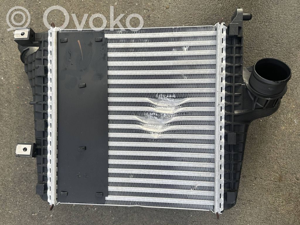 Audi Q7 4M Interkūlerio radiatorius 
