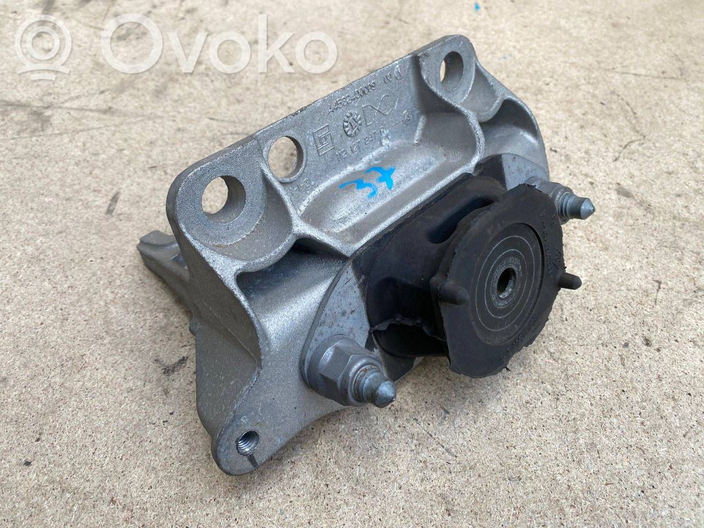 Engine mount bracket   112202843R