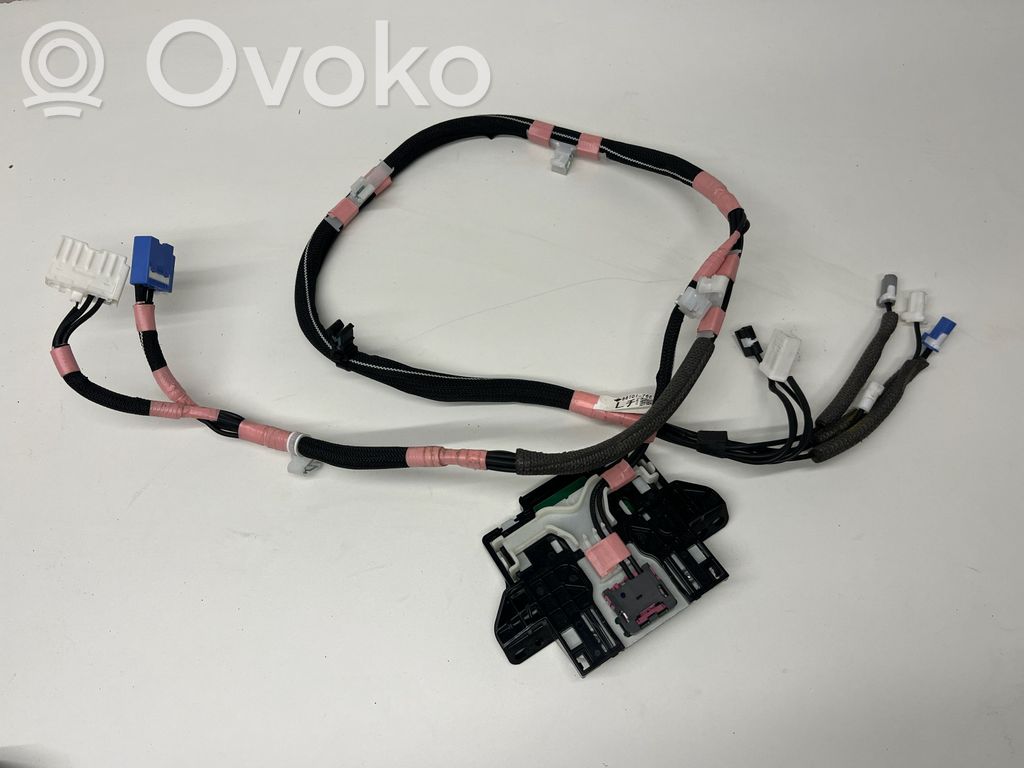 Lexus UX Antena aérea GPS 
