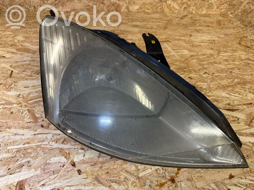 Ford Focus Headlight/headlamp 