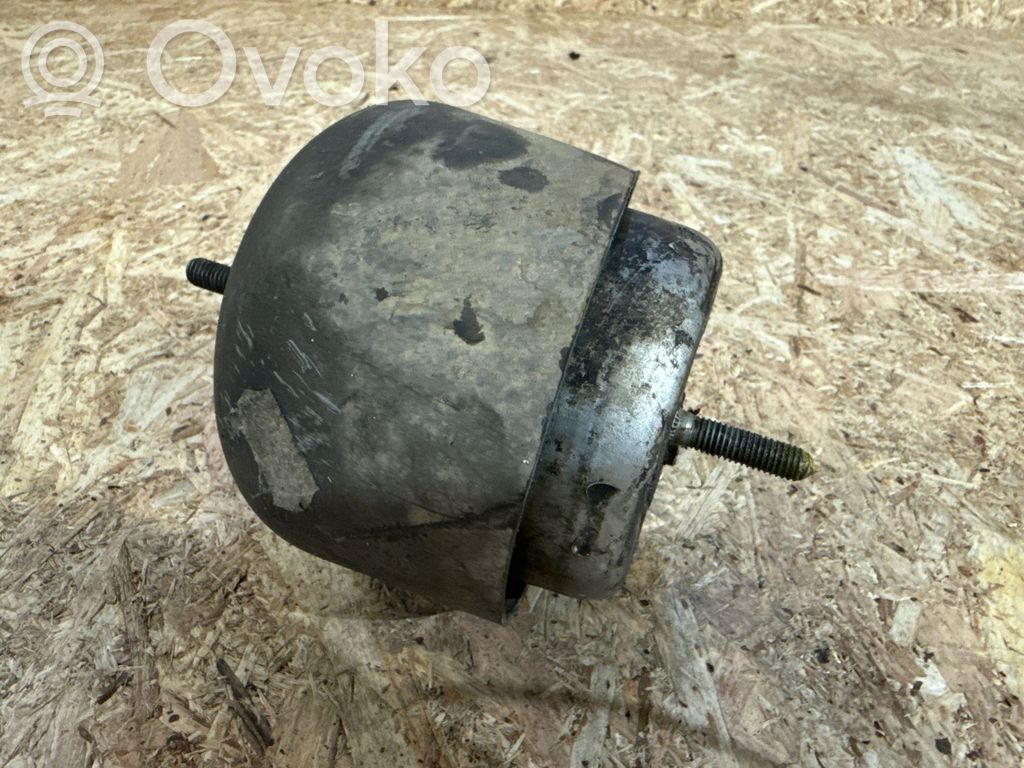 Engine mount bracket   8D0199382L,8D0199379K,8D0199382M
