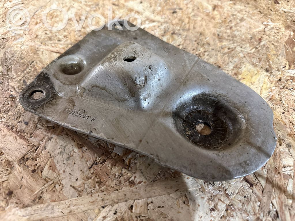 Audi A6 S6 C5 4B Engine mounting bracket 