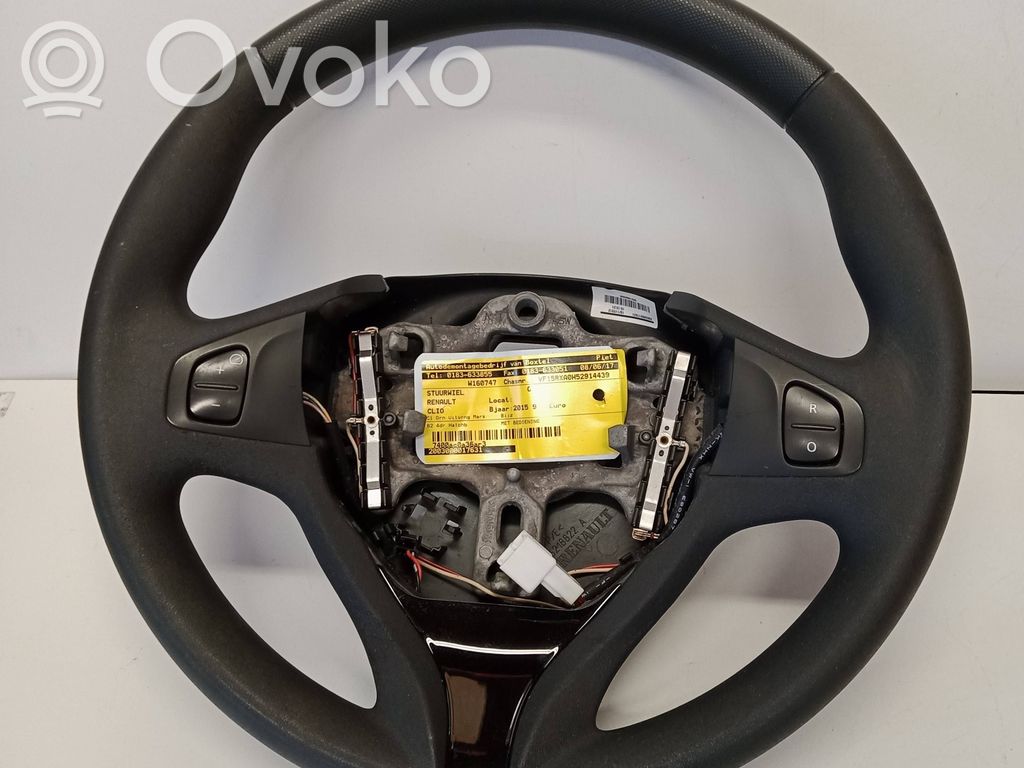 Renault Clio IV Ohjauspyörä 
