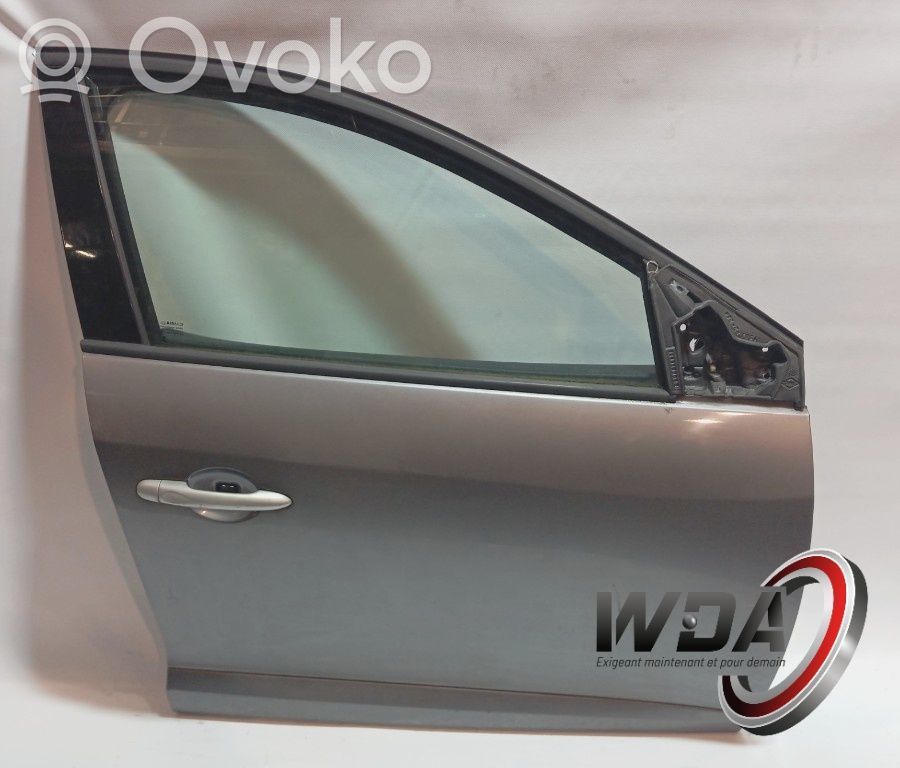 Renault Megane III Drzwi przednie 