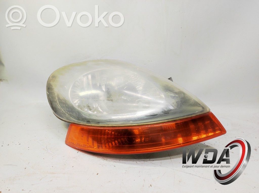 Renault Trafic I Lampa przednia 