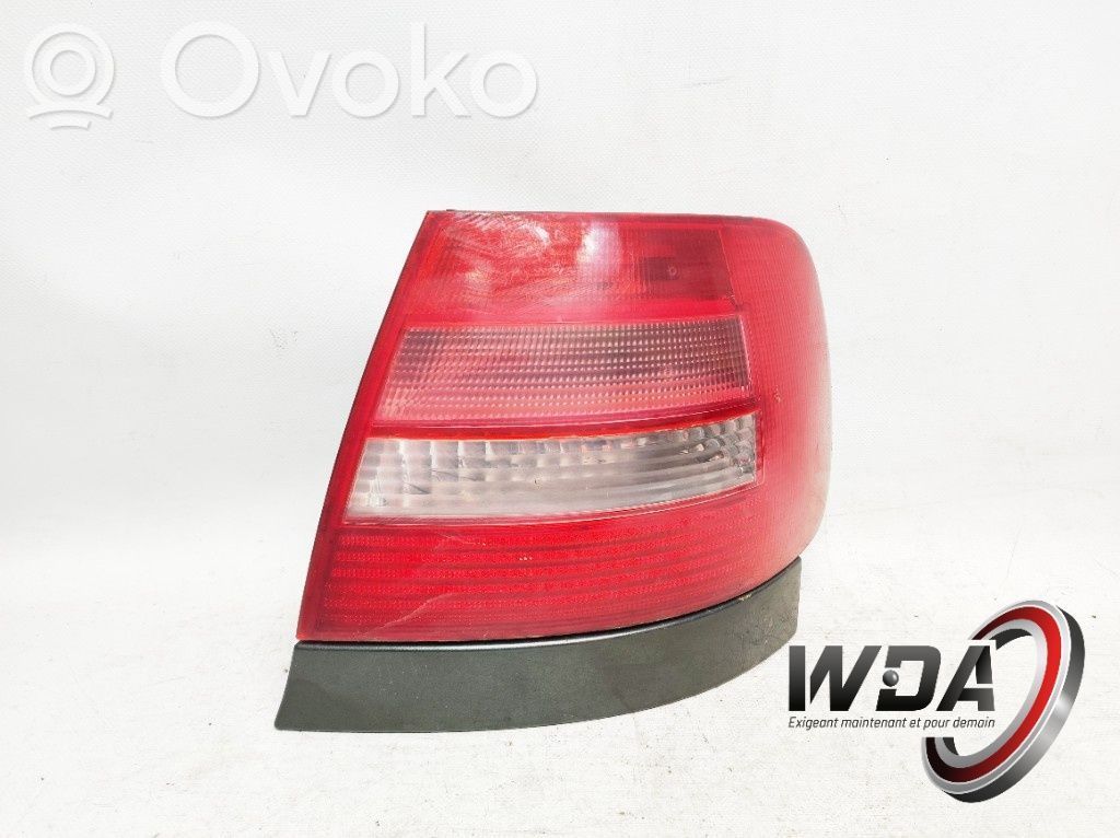 Audi A4 S4 B5 8D Lampa tylna 